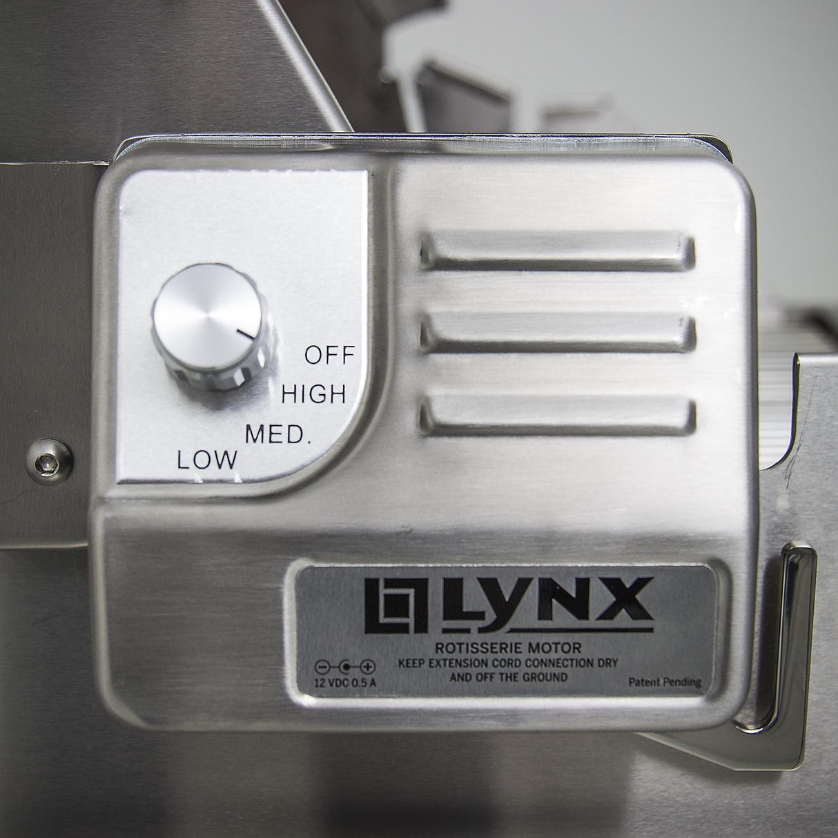 Lynx Professional 36-Inch Built-In Gas Grill With Rotisserie - L36R-3(NG/LP)