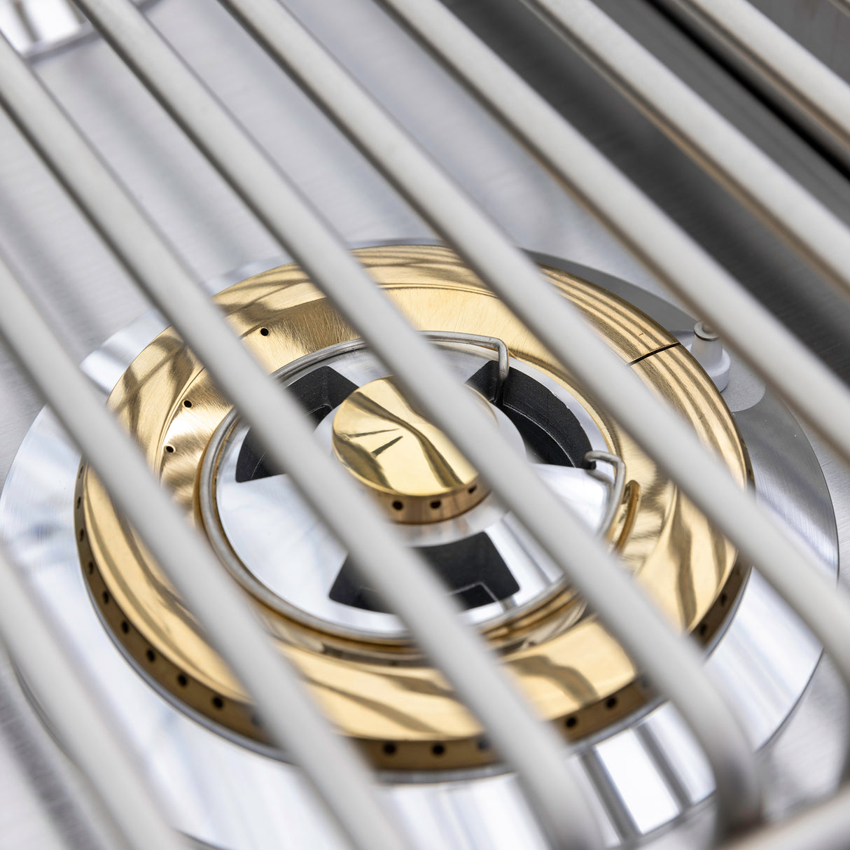 Blaze 4LTE + Side Burner close up