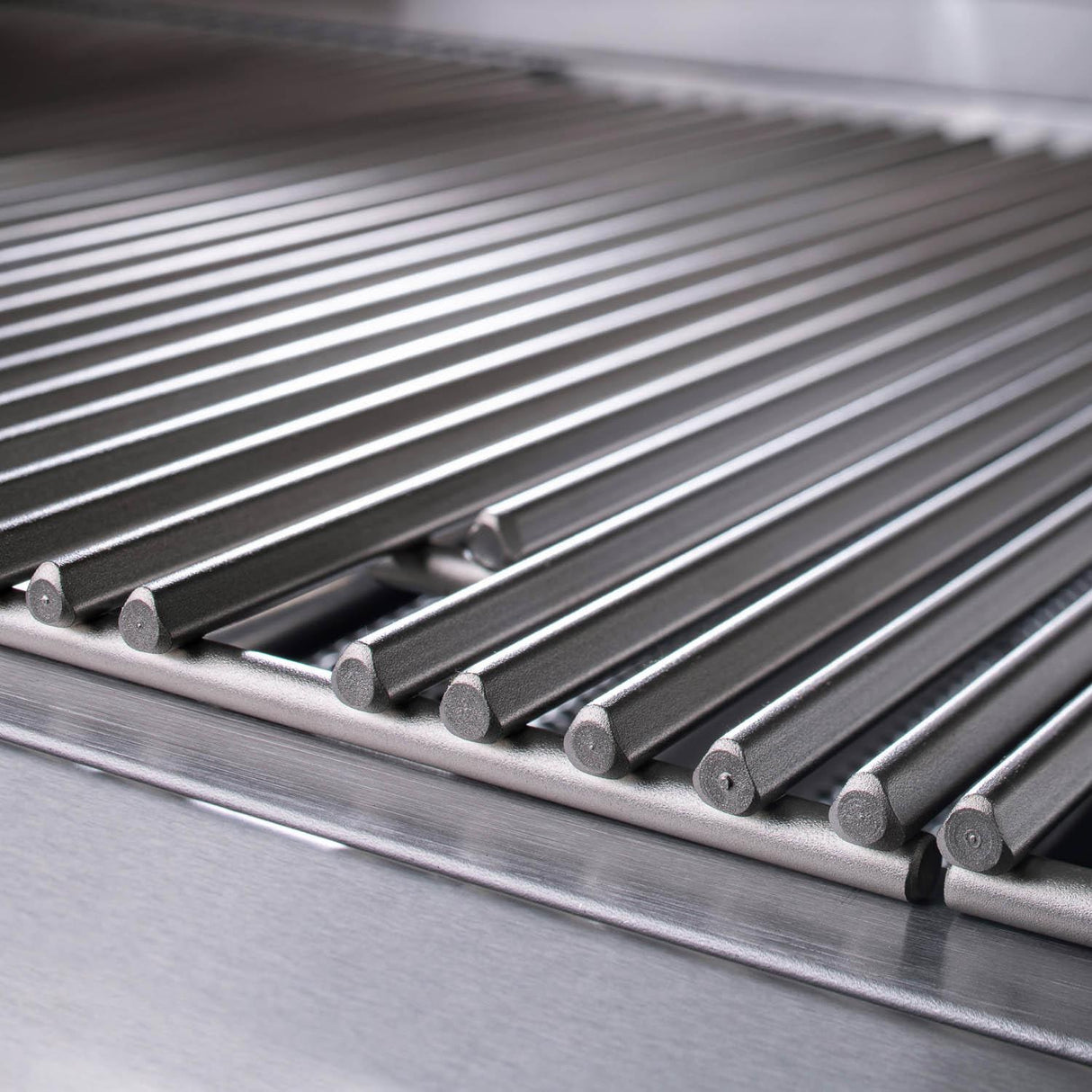 Blaze Premium LTE 32-Inch 4-Burner Built-In Natural Gas Grill With Rear Infrared Burner & Grill Lights - BLZ-4LTE2