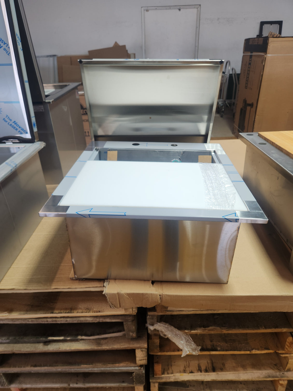 *OPEN BOX* PCM 260 Series 25-Inch Drop-In Ice Bin Cooler with Condiment Tray BBQ-260-DI