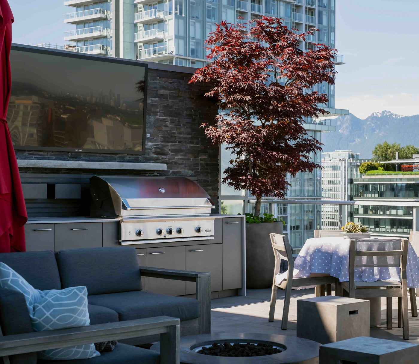 Custom Outdoor Kitchen by Urban Bonfire with DCS BBQ Gas Grill at Texas Star Grill Shop in Houston, Katy, Woodlands, and Spring