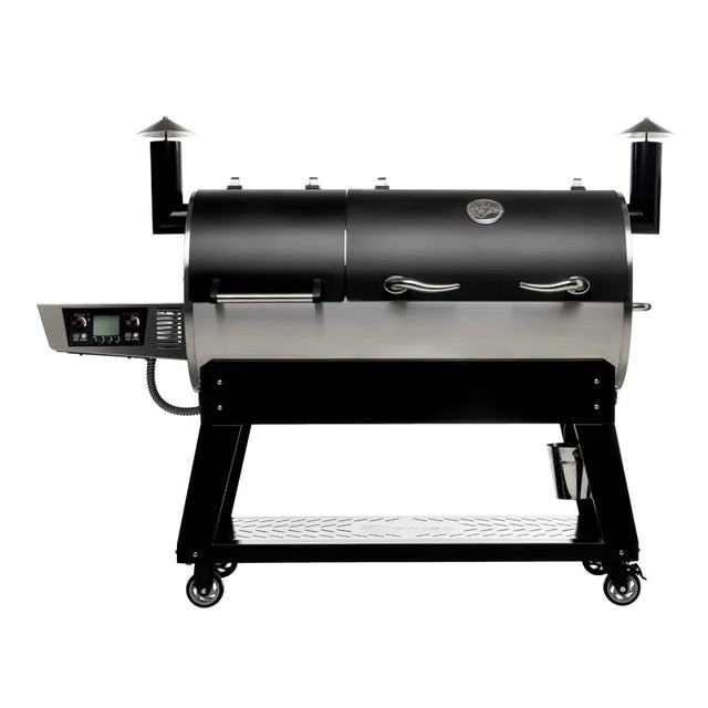 Recteq DualFire 1200, front view with lid closed