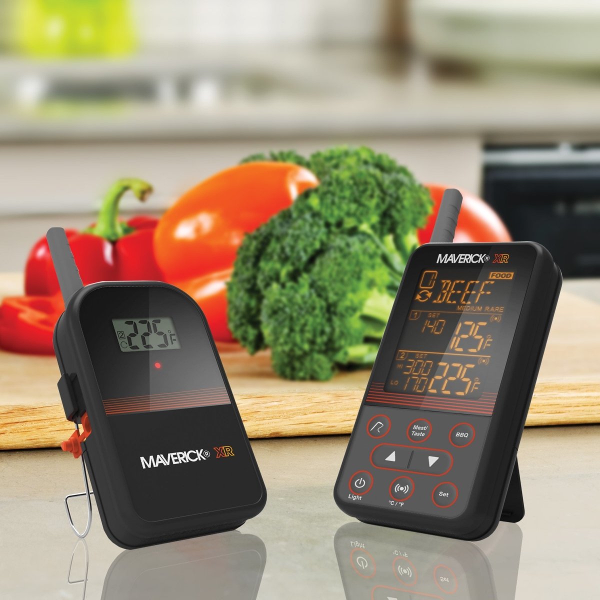 Maverick Extended Range Wireless BBQ and Meat Thermometer – Texas Star  Grill Shop